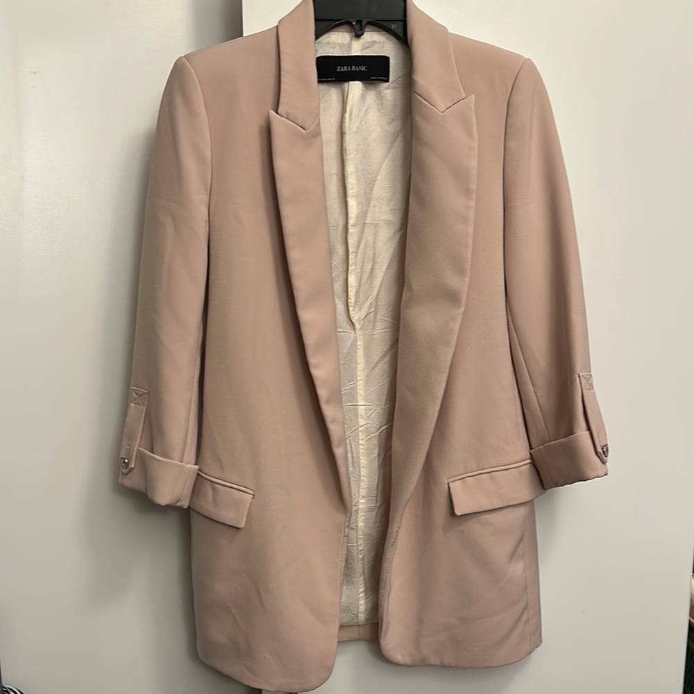Zara Pink Blazer with Notched Lapels and Relaxed Fit